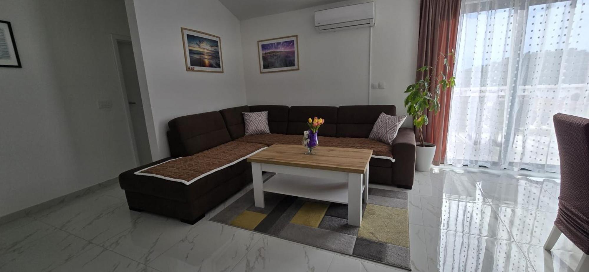 ברנה Apartman Grosic מראה חיצוני תמונה