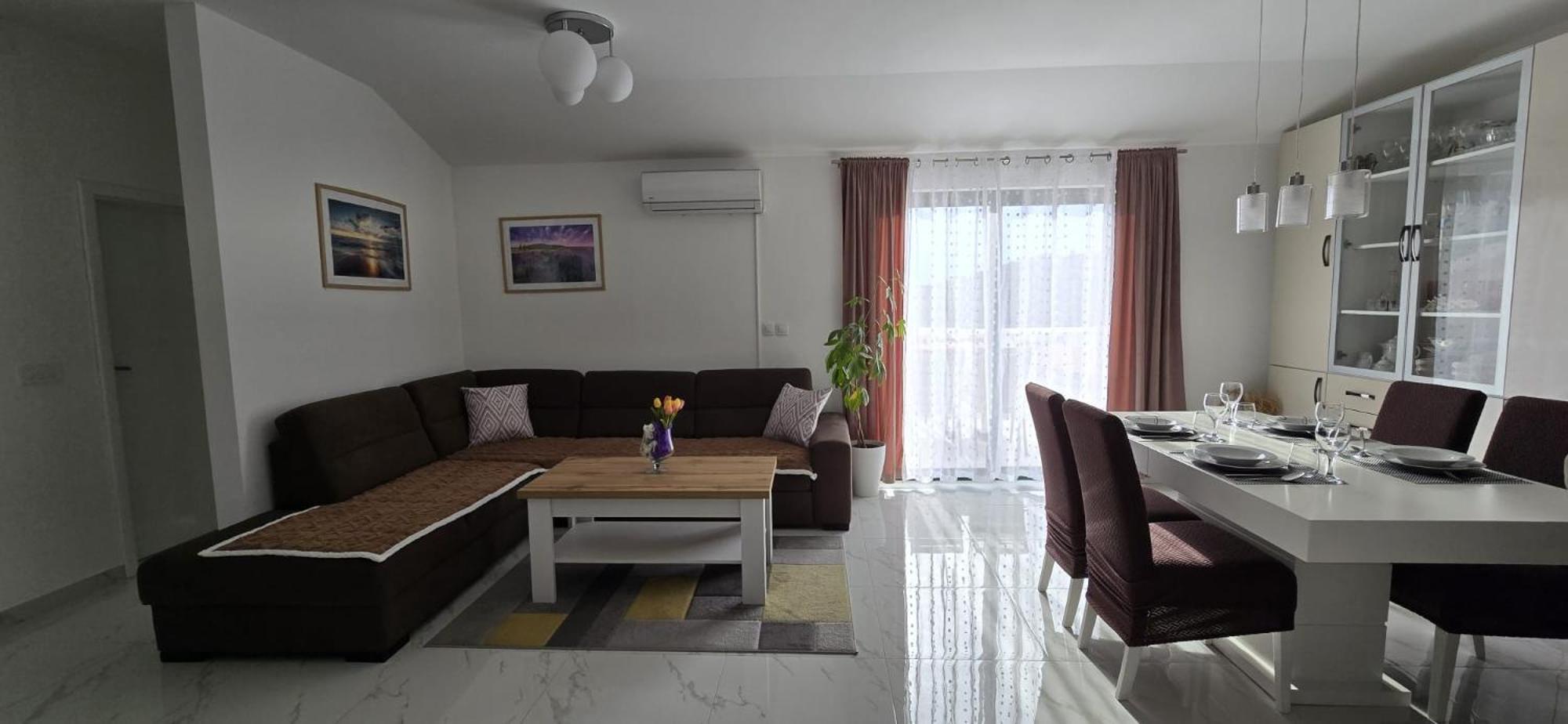 ברנה Apartman Grosic מראה חיצוני תמונה